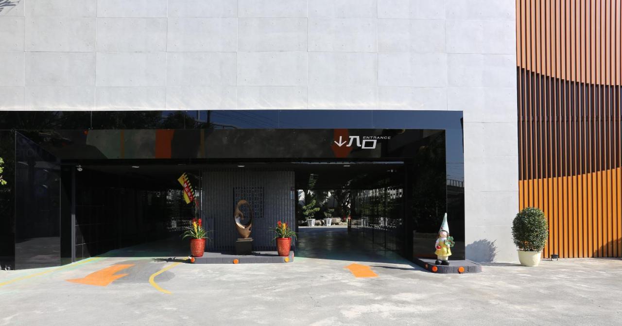 Go Shine Motel Pingtung Luaran gambar