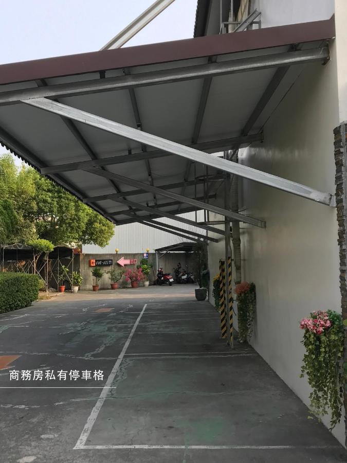 Go Shine Motel Pingtung Luaran gambar