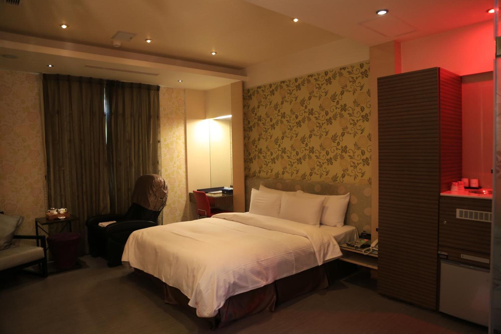 Go Shine Motel Pingtung Luaran gambar